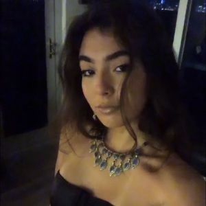 Meet your Posher, Damaris